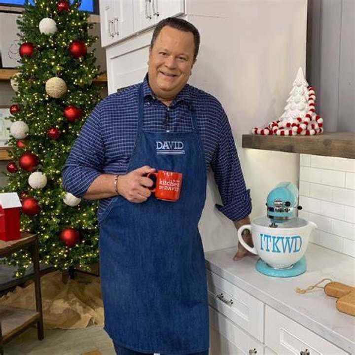 David Venable's weight loss is visible in his recent pictures. celebsfortune.com