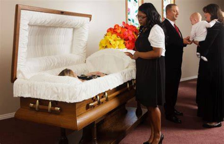  Open Casket 